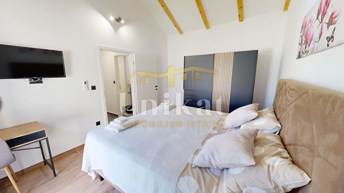 Prenovljena kamnita hiša blizu Poreča